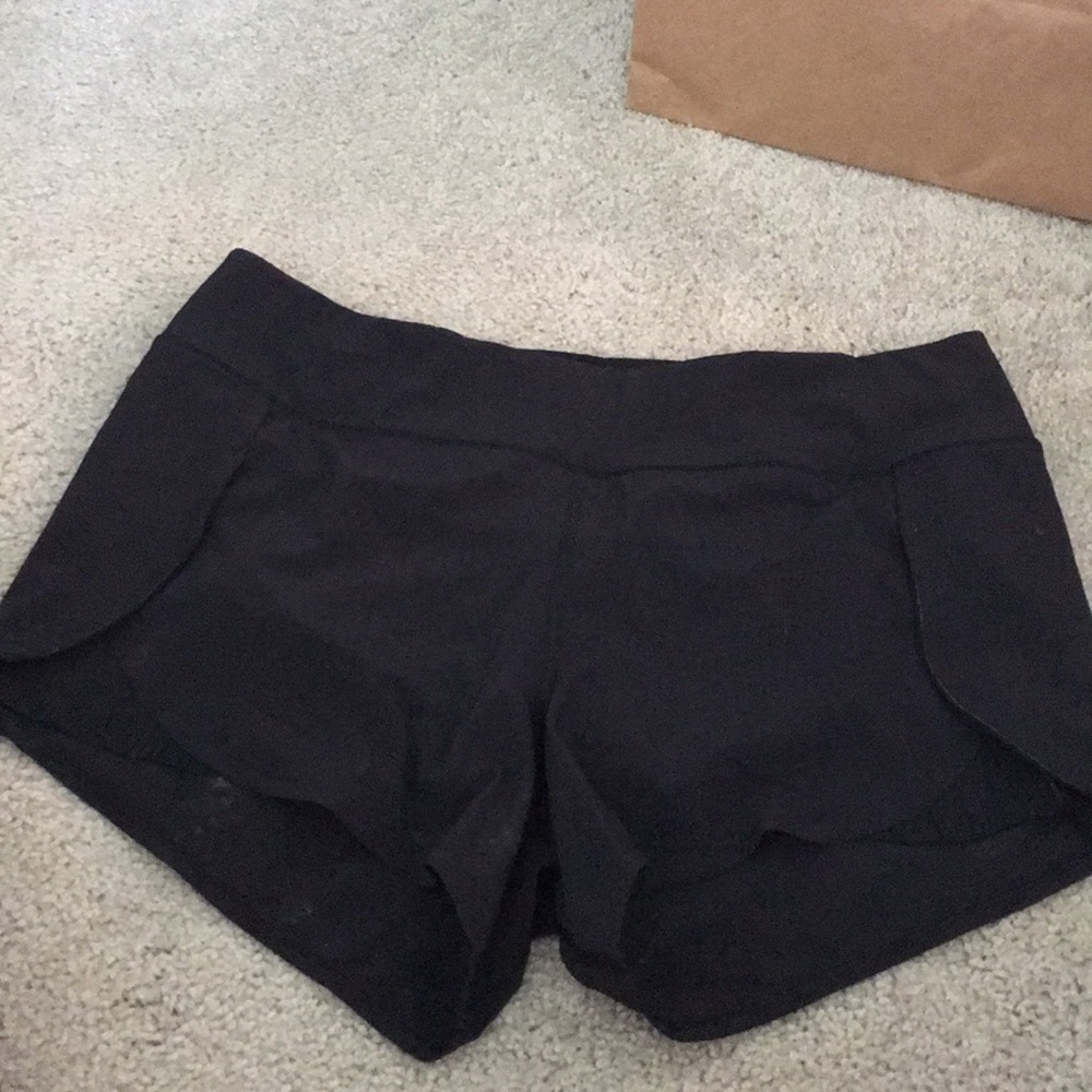 Lululemon Play Off Pleats Black Shorts